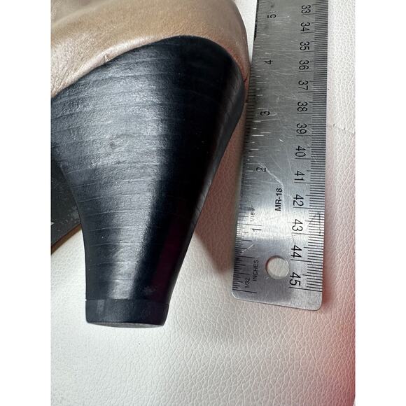 LOFT Size 7 Tan Beige Leather Side Zip Neutral Fall Tall Heel Boot Closet Staple - Picture 9 of 13